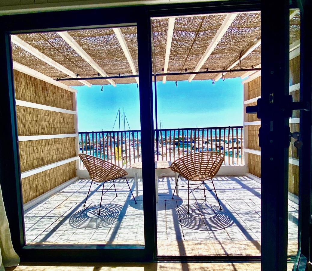 Hotel Les Vagues Saintes-Maries-de-la-Mer Exterior foto
