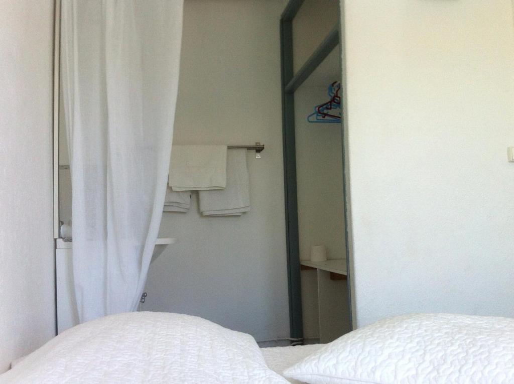 Hotel Les Vagues Saintes-Maries-de-la-Mer Habitación foto